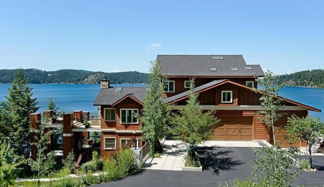 Coeur d' Alene Lakefront Luxury Retreat With Hot Tub Boat Slip Fireplace & More.