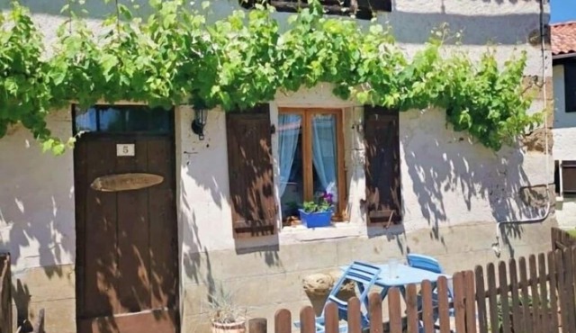 Cogulet Gite de caractere avec piscine - 2 bedrooms -campagne Charantaise