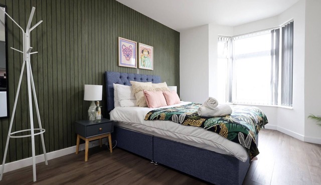 Cohost Partners Stylish Studio Near Cardiff Bay