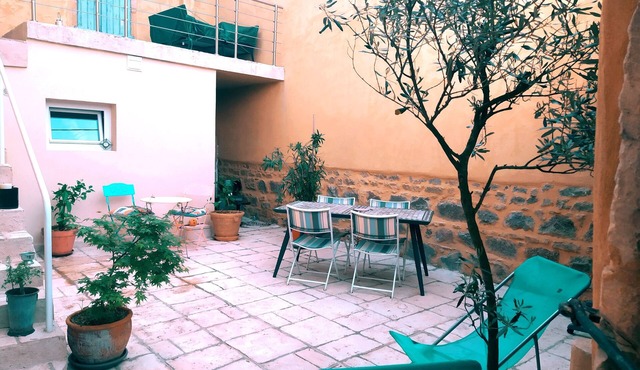 Color house Beaujolais