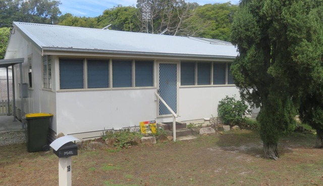 COL'S COTTAGE - 300 METRES TO THE BEACH
