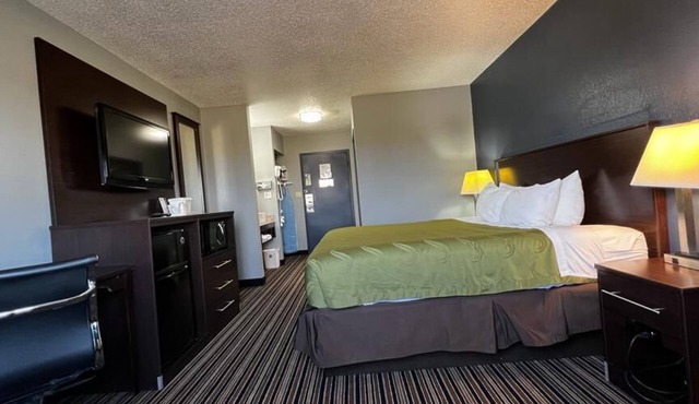 Colby Inn and Suites