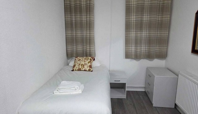 Colchester - 3-bedroom apartment with WiFi - Colchester