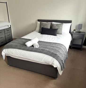 Colchester Retreat 4br 2bath Ample Street Parking