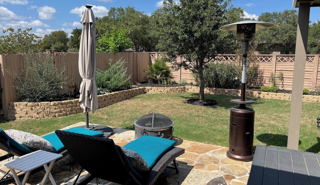 COLD AC! Relax in comfort at Spacious Simplicity-modern amenities with spa!