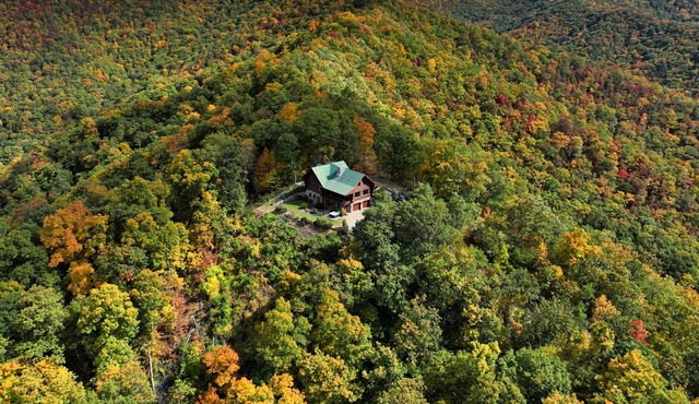 Cold Mountain Lodge | Luxury log cabin retreat with 360º views of the Smokies
