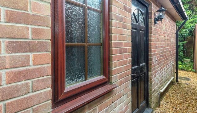 COLDHARBOUR FARM BUNGALOW ANNEXE, pet friendly in Wareham