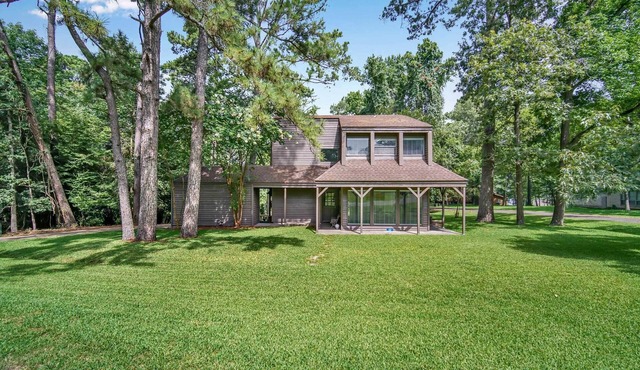 Coldspring Cottage < 1 Mi to Lake Livingston!