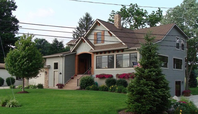 Coldwater Lake Spacious Lake Drive Getaway