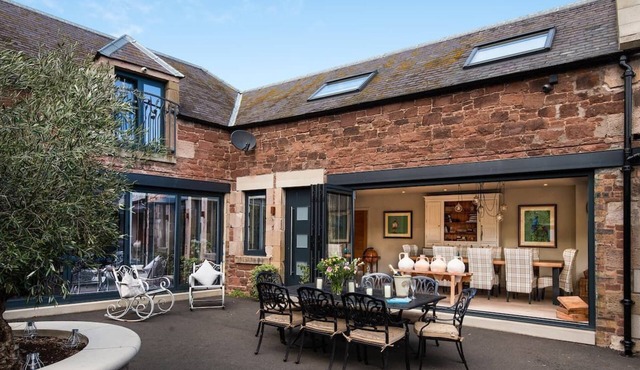 Coledale Stables - sleeping 8 guests in 4 bedrooms