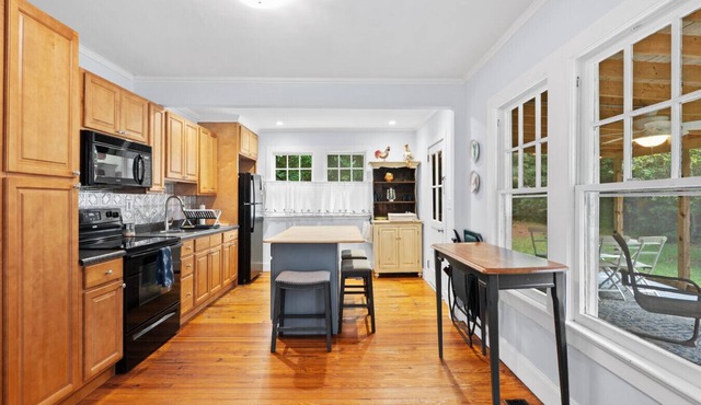 Colgan Cottage in Horse Country