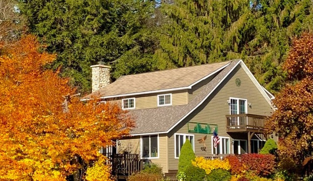 Colgate Hamilton Lake Moraine 4 BR Waterfront Retreat Sleeps 10