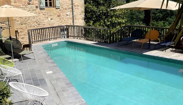 Colibri Guest Room with Shared Pool, Covered Terrace and Wi-Fi