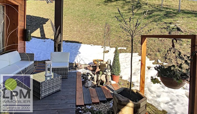 Colina 206 Nice apartment decorated (3 people max) with style in a chalet style building, beautiful