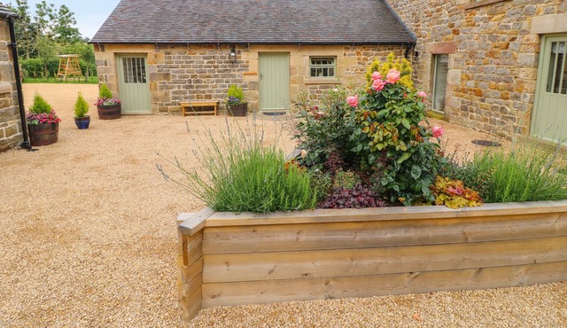 COLLECTING YARD, pet friendly, with open fire in Longnor