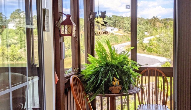 Colleen's Cottage in Cross Creek- Cozy Part-Time Corporate Monthly Rental🏡
