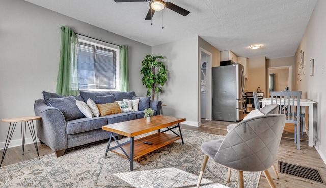 College Park Charmer Near ATL w/Parking