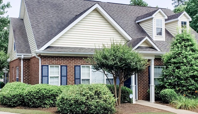College Town Retreat! Close to UGA and Downtown!