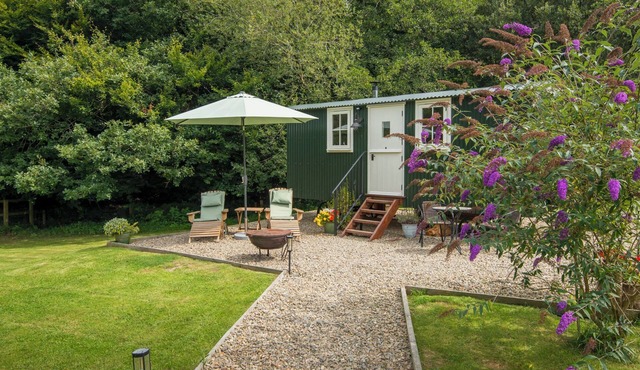 COLLEN, pet friendly, with open fire in Aberaeron