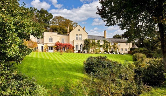 Colleton Hall - Six Bedroom Villa, Sleeps 12