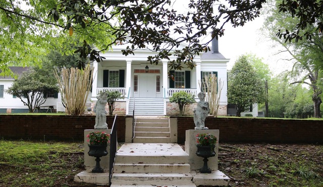 Collina Plantation Inn