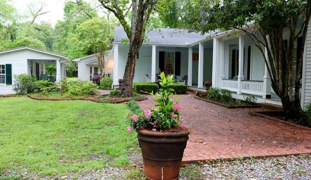 Collina Plantation Inn