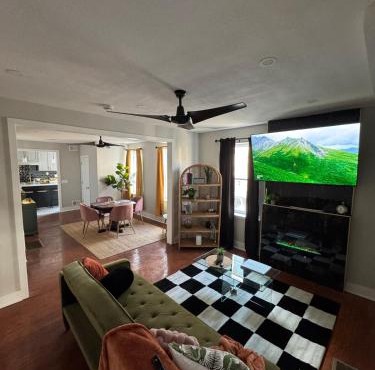 Collingdale Home - Near Philly!