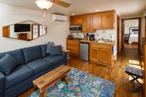 Collings Summer House by Simple Life Rentals