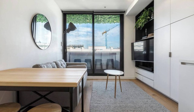 Collingwood Charm Centrally Located with Balcony