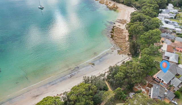 Collingwood Villa - A spacious beachfront coastal escape. Dog friendly.