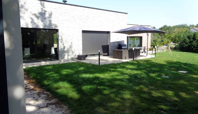 Collonges-la-rouge, Villa Avec Piscine Intérieure Chauffée