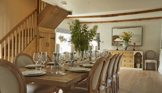 Coln Cottage & The Hideaway