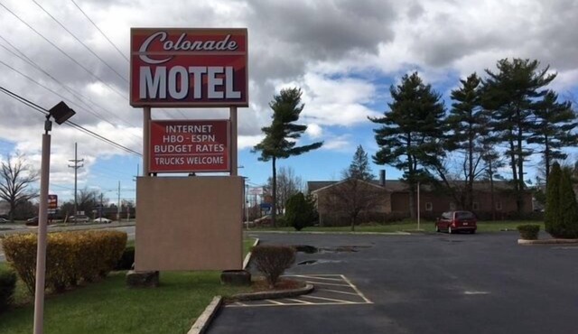 Colonade Motel