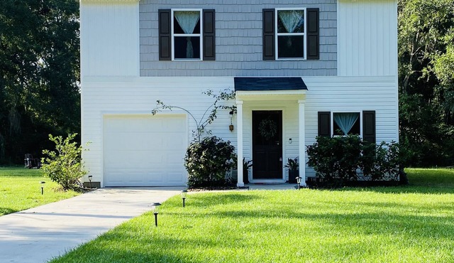 Colonels Island Boat House & Nearby Beaches. MILITARY DISCOUNT (10%).