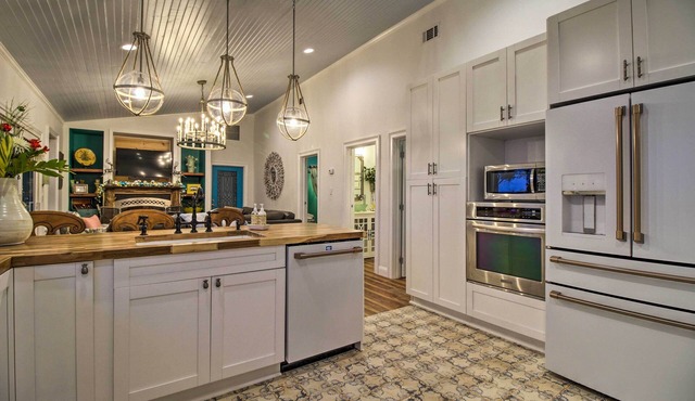 Colonels Island Haven: Panoramic Water Views