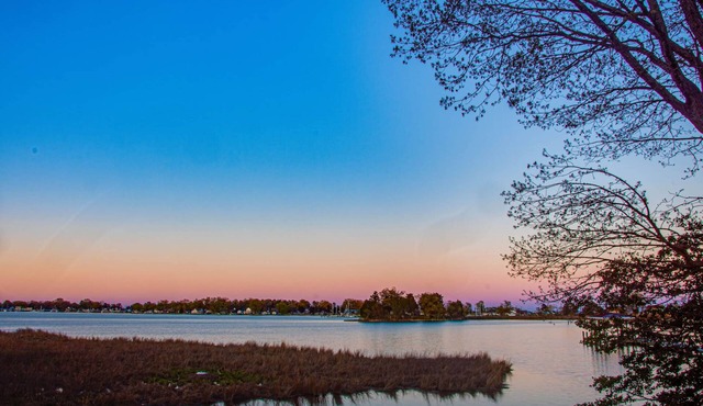 Colonial Beach Bay house with views & canoe