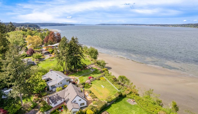 Colonial Bluff House Above the Sea by AvantStay