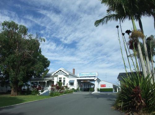 Colonial Court Motor Inn