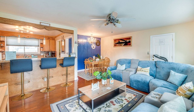 Colonial Heights Home w/Large Yard & BBQ Grill!