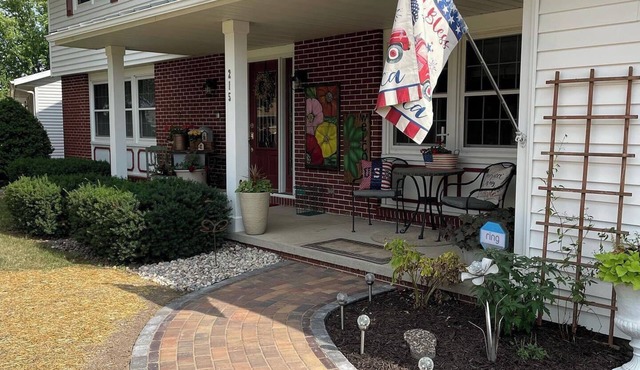 Colonial Home on Quiet Cul-de-sac/30 min from EAA/75 min from Lambeau