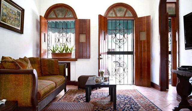 COLONIAL HOUSE 3 BEDR