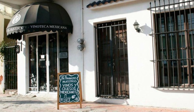 Colonial House with Outdoor Terrace in downtown Veracruz ideal for family