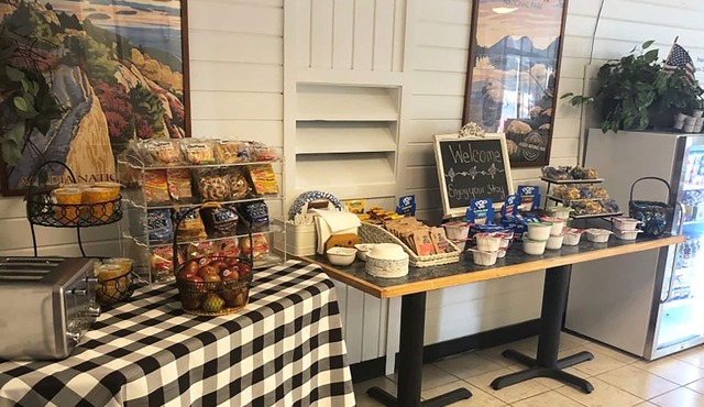 Colonial Inn Ellsworth