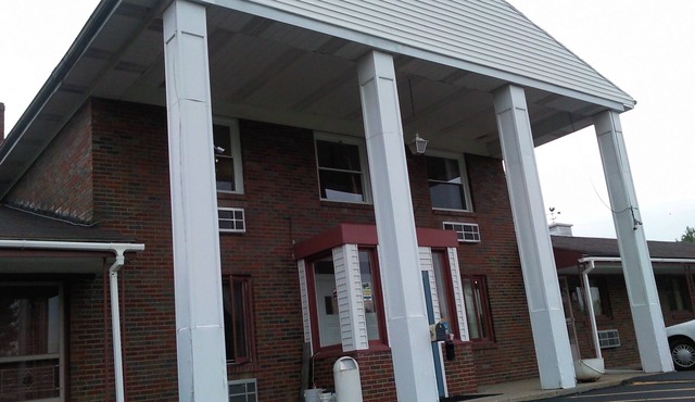 Colonial Inn Motel