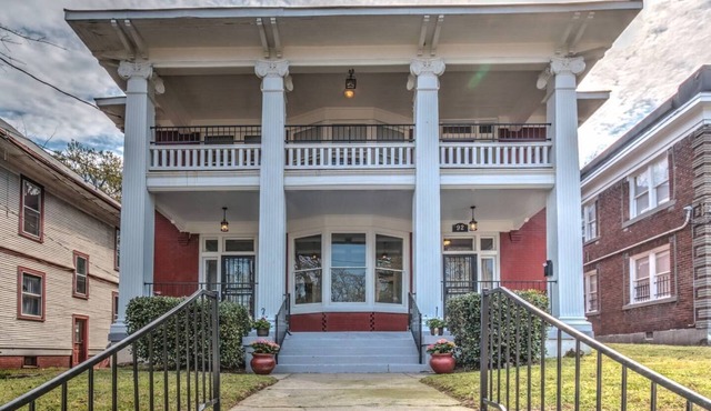 Colonial-Inspired Stay: Near Arts, Music & History