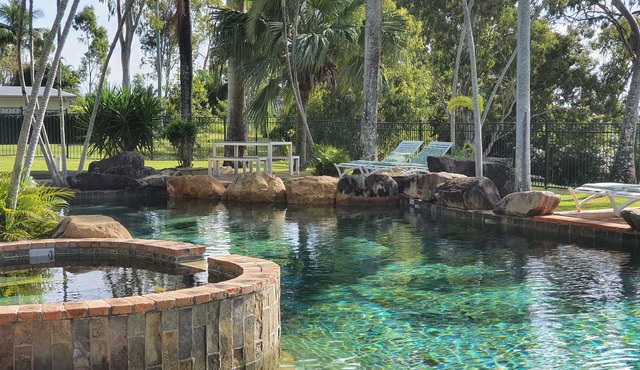 Colonial Palms Motor Inn