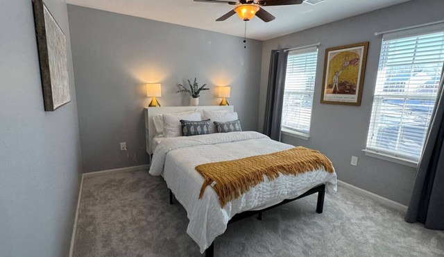 Colonial Playland - 5BD, Private Yard, Game Room