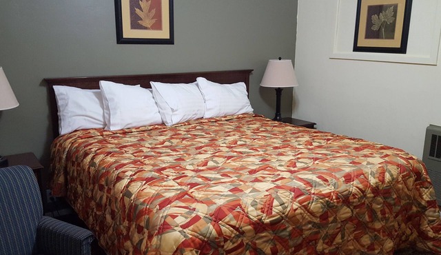 Colonial West Motel