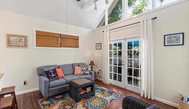 Colony Sunset- Bright and airy cottage in the heart of old town Key West