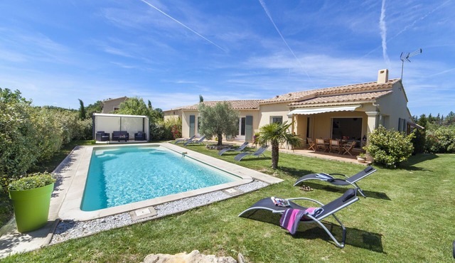 COLONZELLE DROME PROVENÇALE. Private heated swimming pool for 6 people
